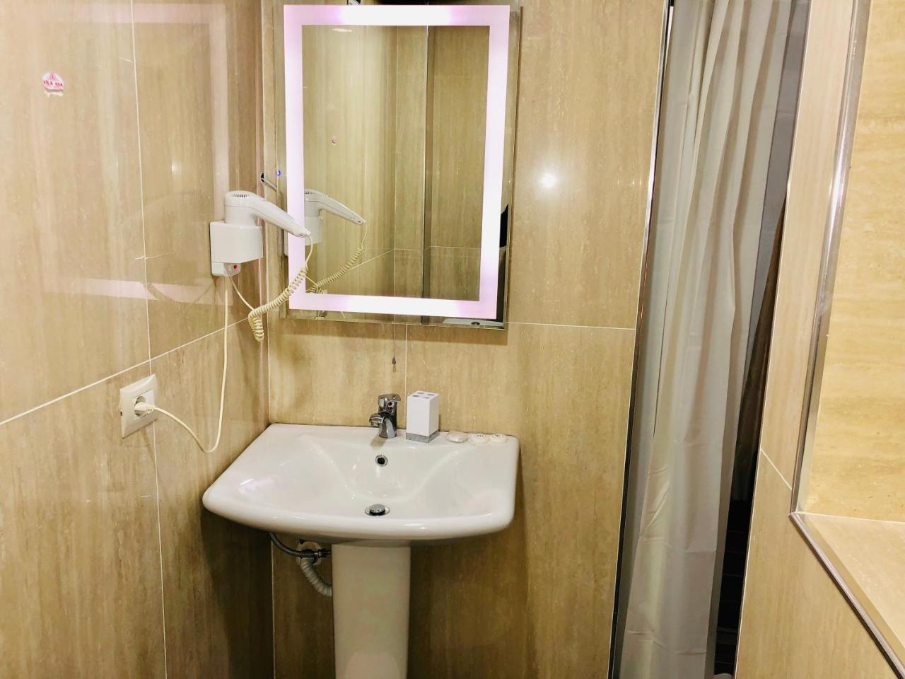 Vila Ada Hotel Tirana Kültér fotó